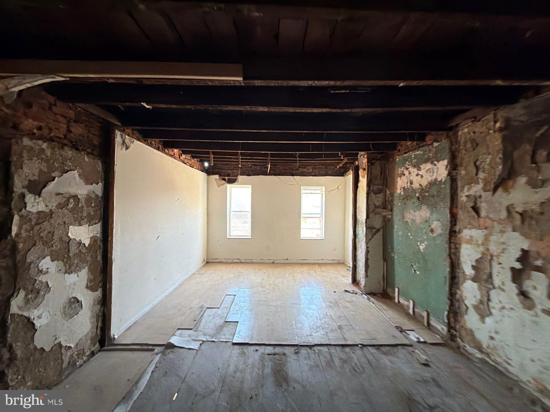 POINT BREEZE - Residential