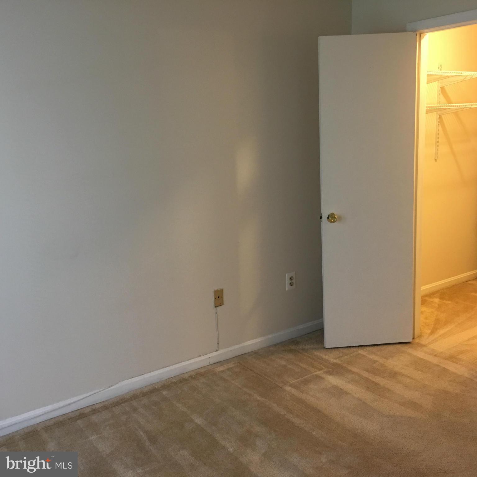 VICTORIA CROSSINGS AT MANCHESTER LAKES - Residential Lease