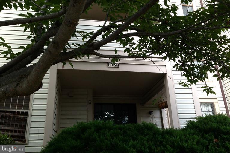 VICTORIA CROSSINGS AT MANCHESTER LAKES - Residential Lease