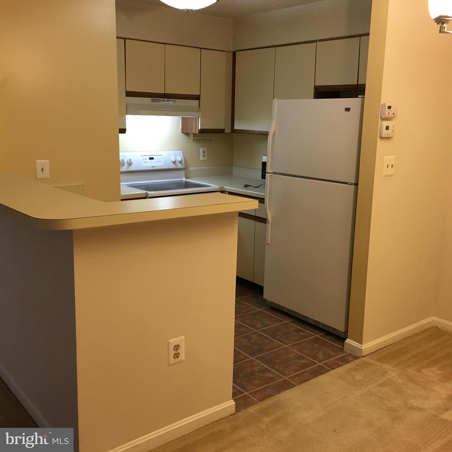 VICTORIA CROSSINGS AT MANCHESTER LAKES - Residential Lease