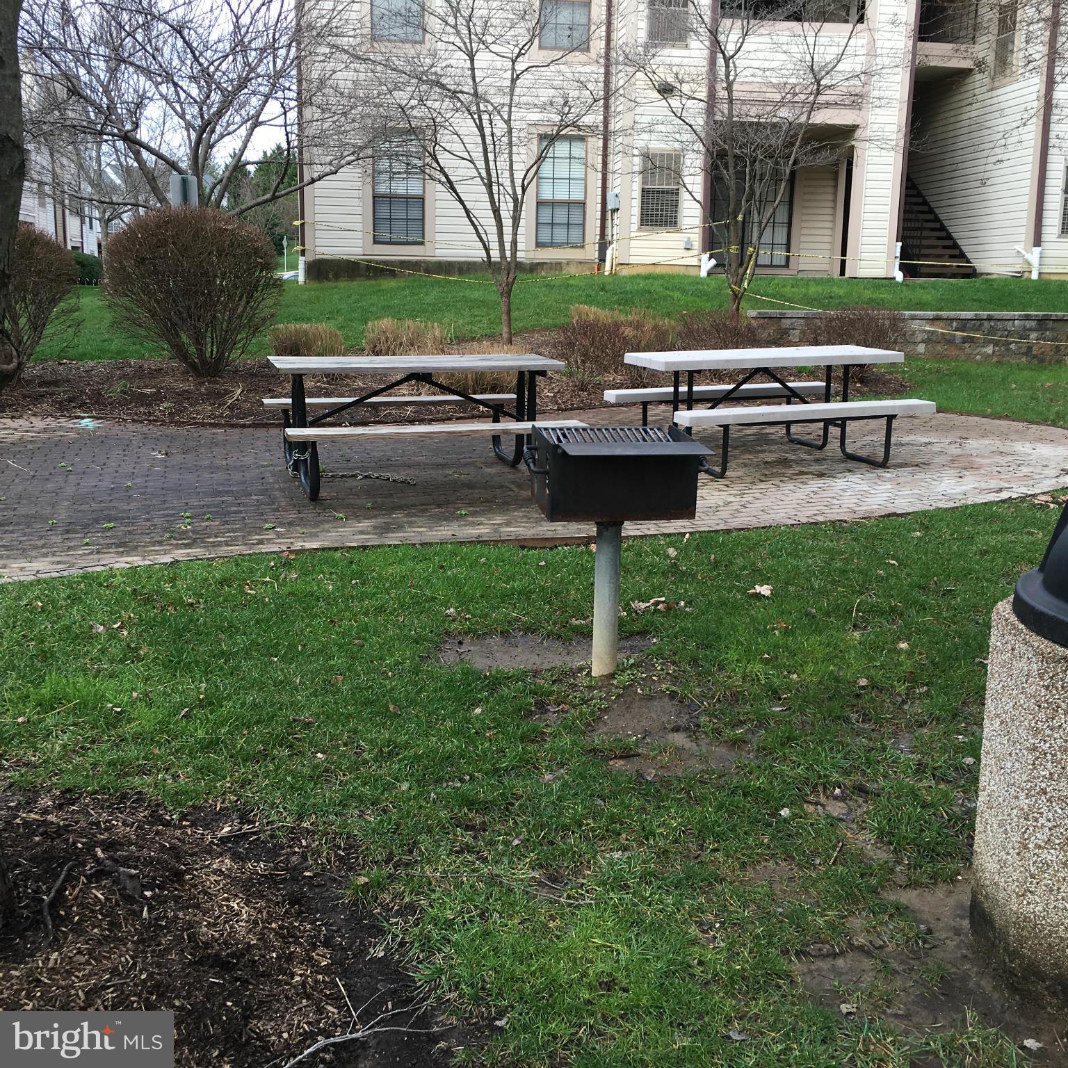 VICTORIA CROSSINGS AT MANCHESTER LAKES - Residential Lease