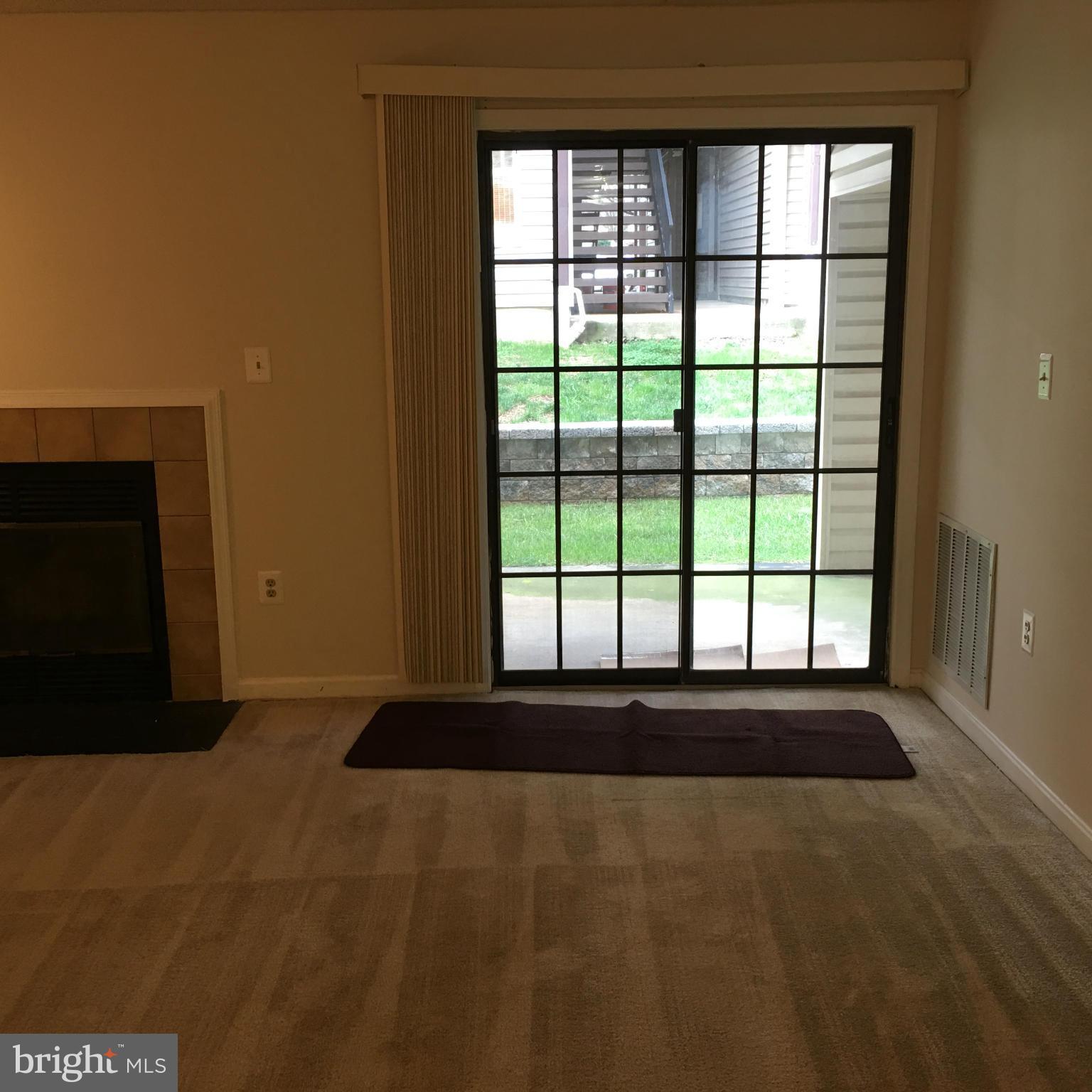 VICTORIA CROSSINGS AT MANCHESTER LAKES - Residential Lease