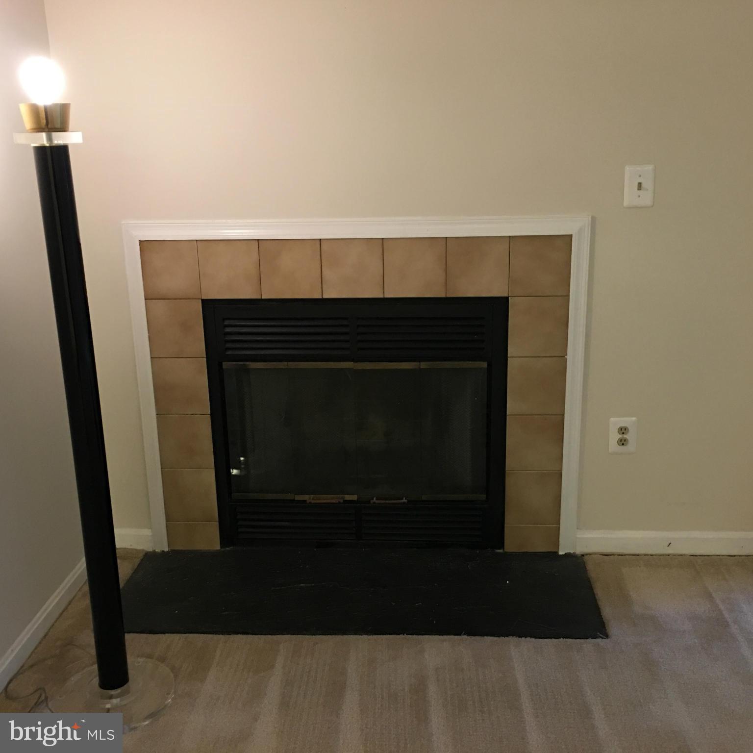 VICTORIA CROSSINGS AT MANCHESTER LAKES - Residential Lease