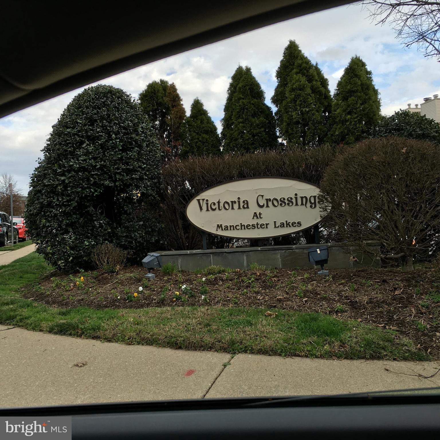 VICTORIA CROSSINGS AT MANCHESTER LAKES - Residential Lease