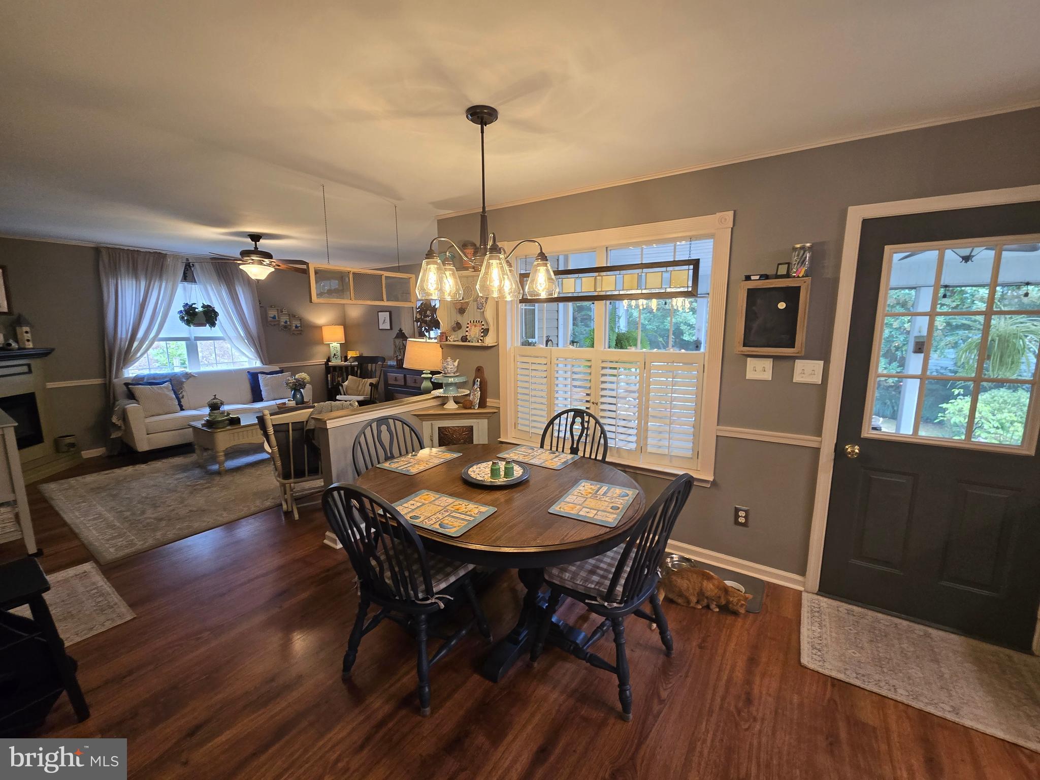 CONSTANT FRIENDSHIP - Residential