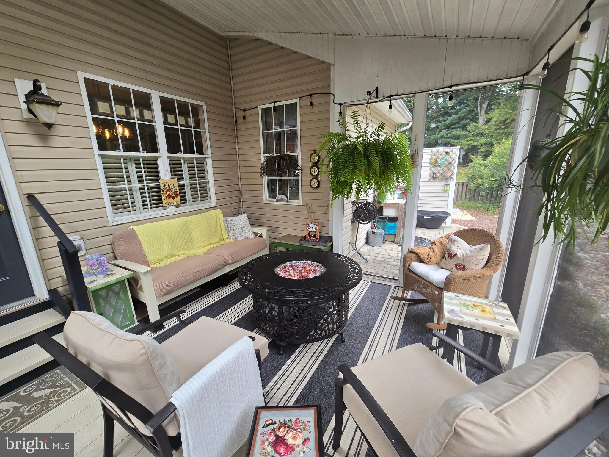 CONSTANT FRIENDSHIP - Residential