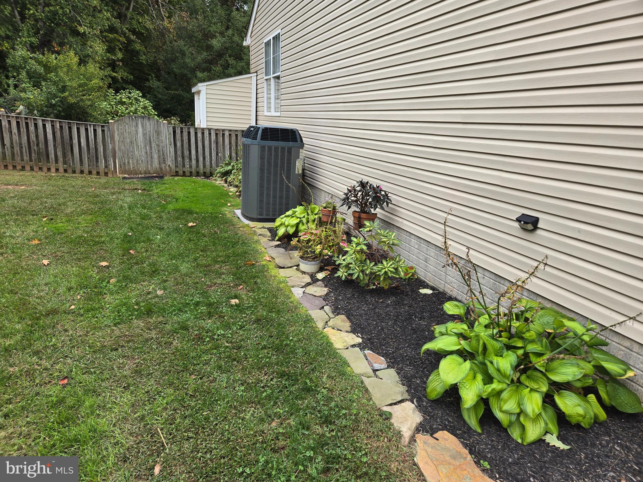 CONSTANT FRIENDSHIP - Residential