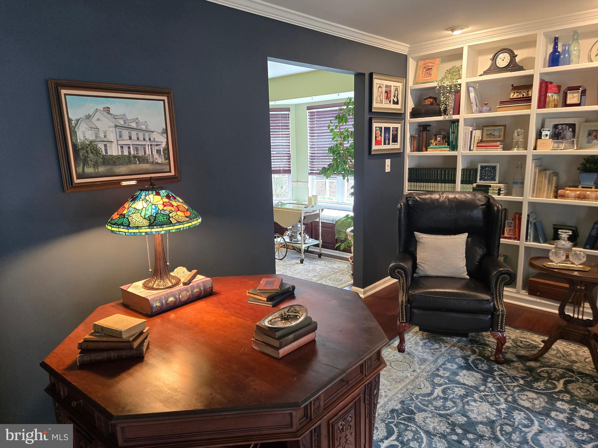 CONSTANT FRIENDSHIP - Residential