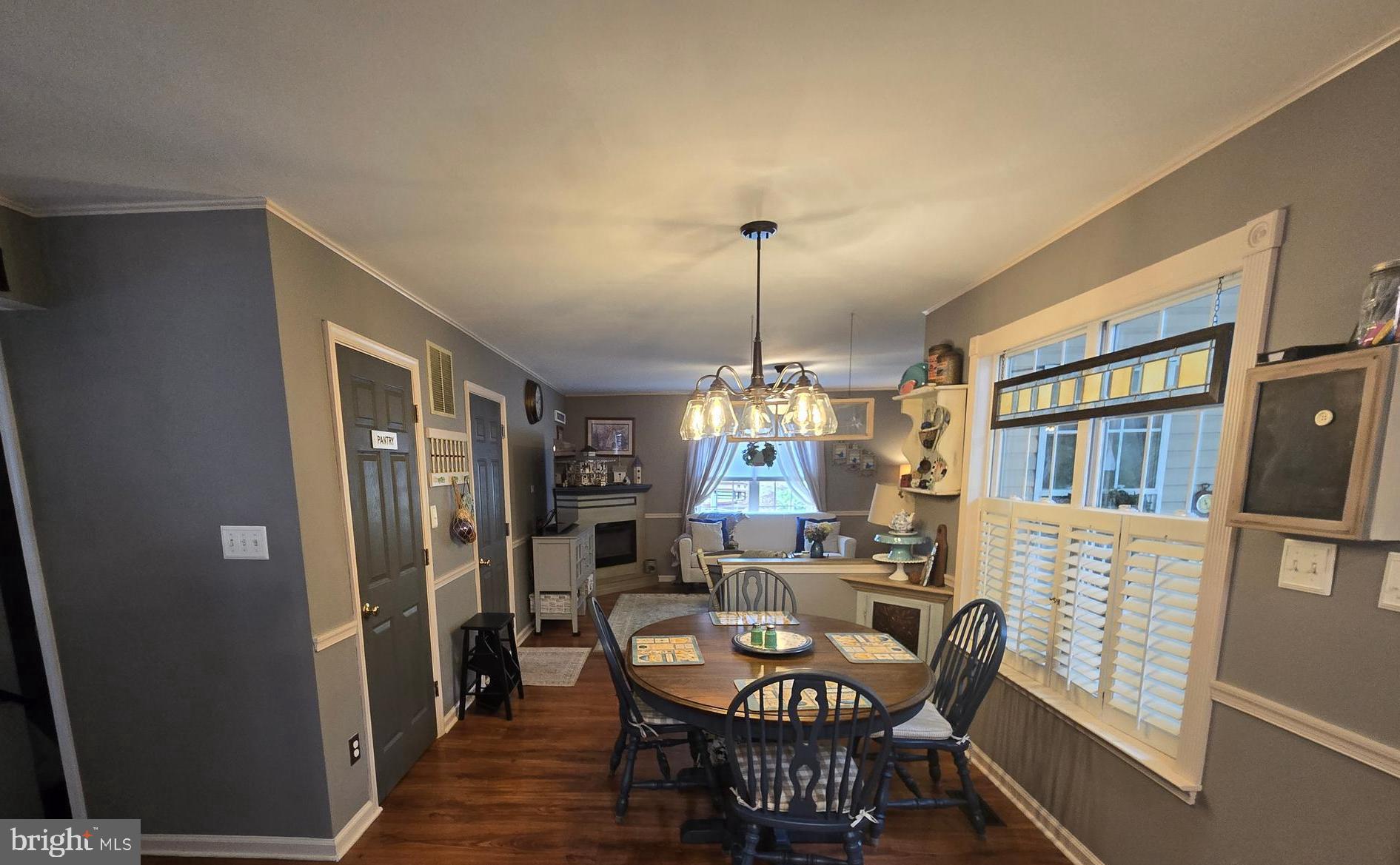 CONSTANT FRIENDSHIP - Residential