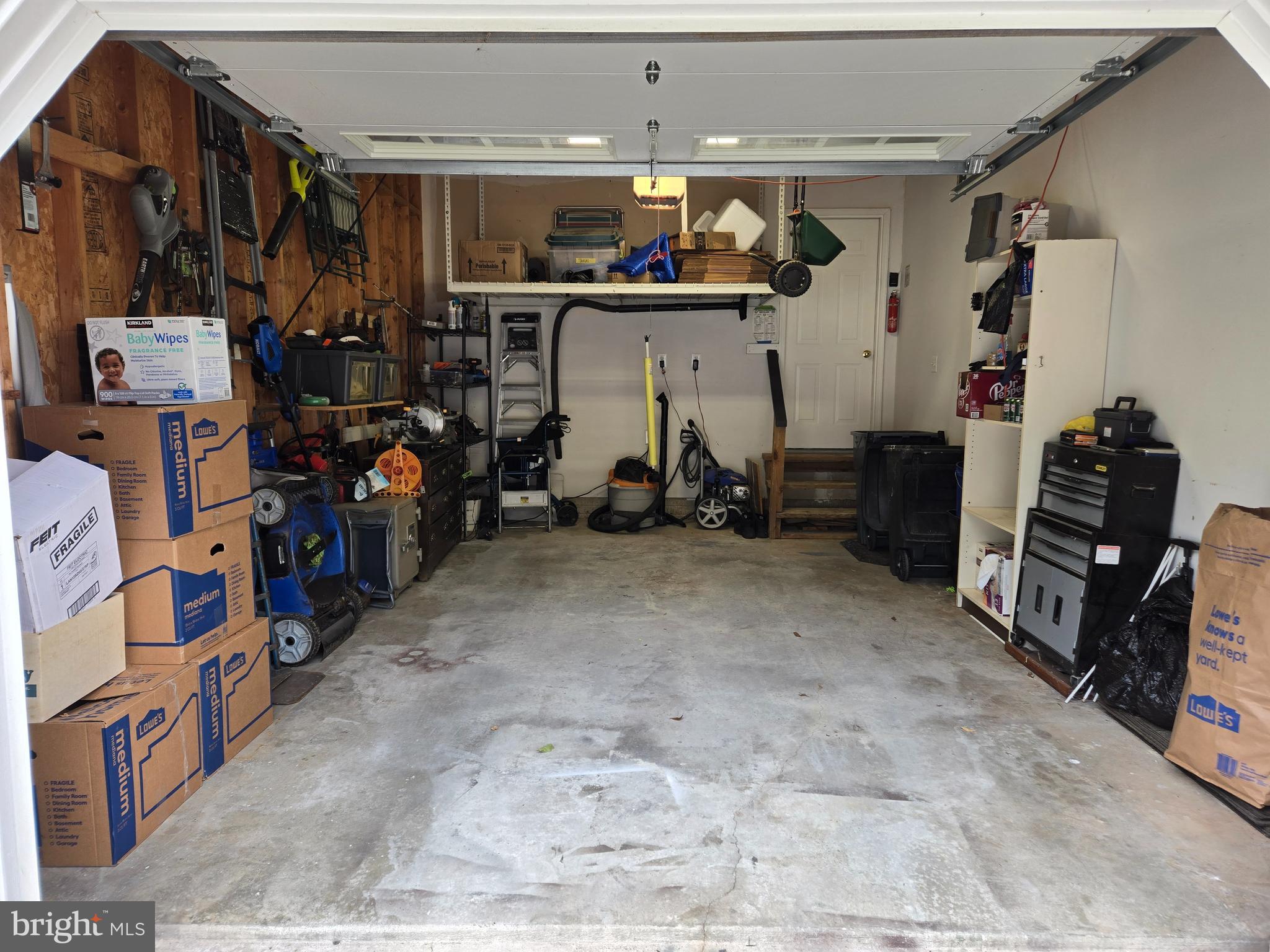 CONSTANT FRIENDSHIP - Residential