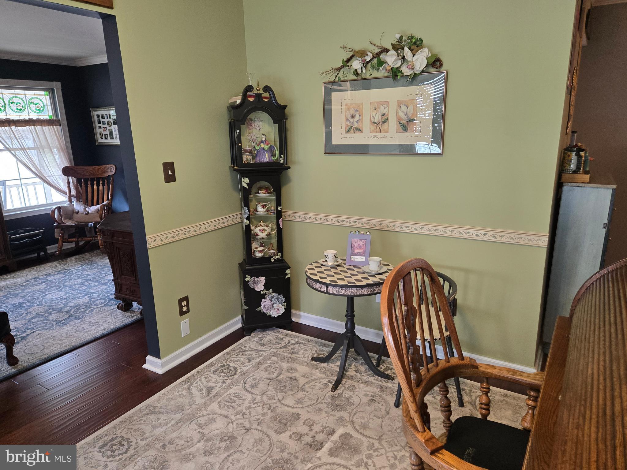 CONSTANT FRIENDSHIP - Residential