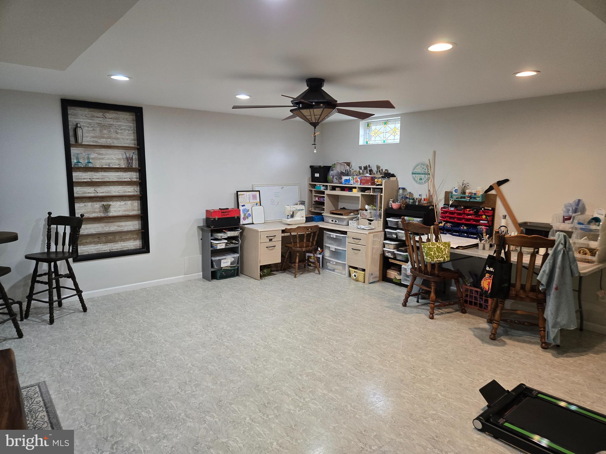 CONSTANT FRIENDSHIP - Residential