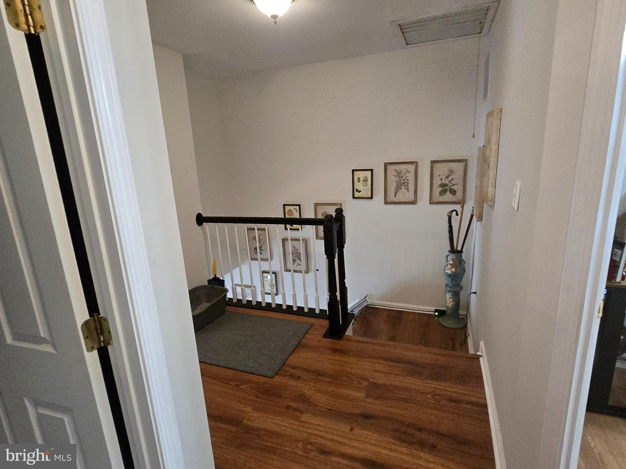 CONSTANT FRIENDSHIP - Residential