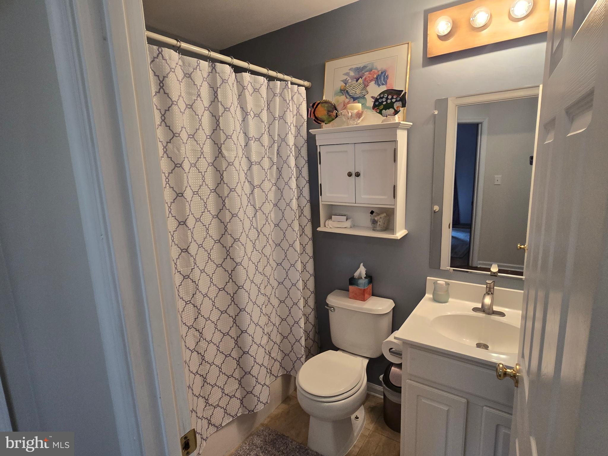 CONSTANT FRIENDSHIP - Residential