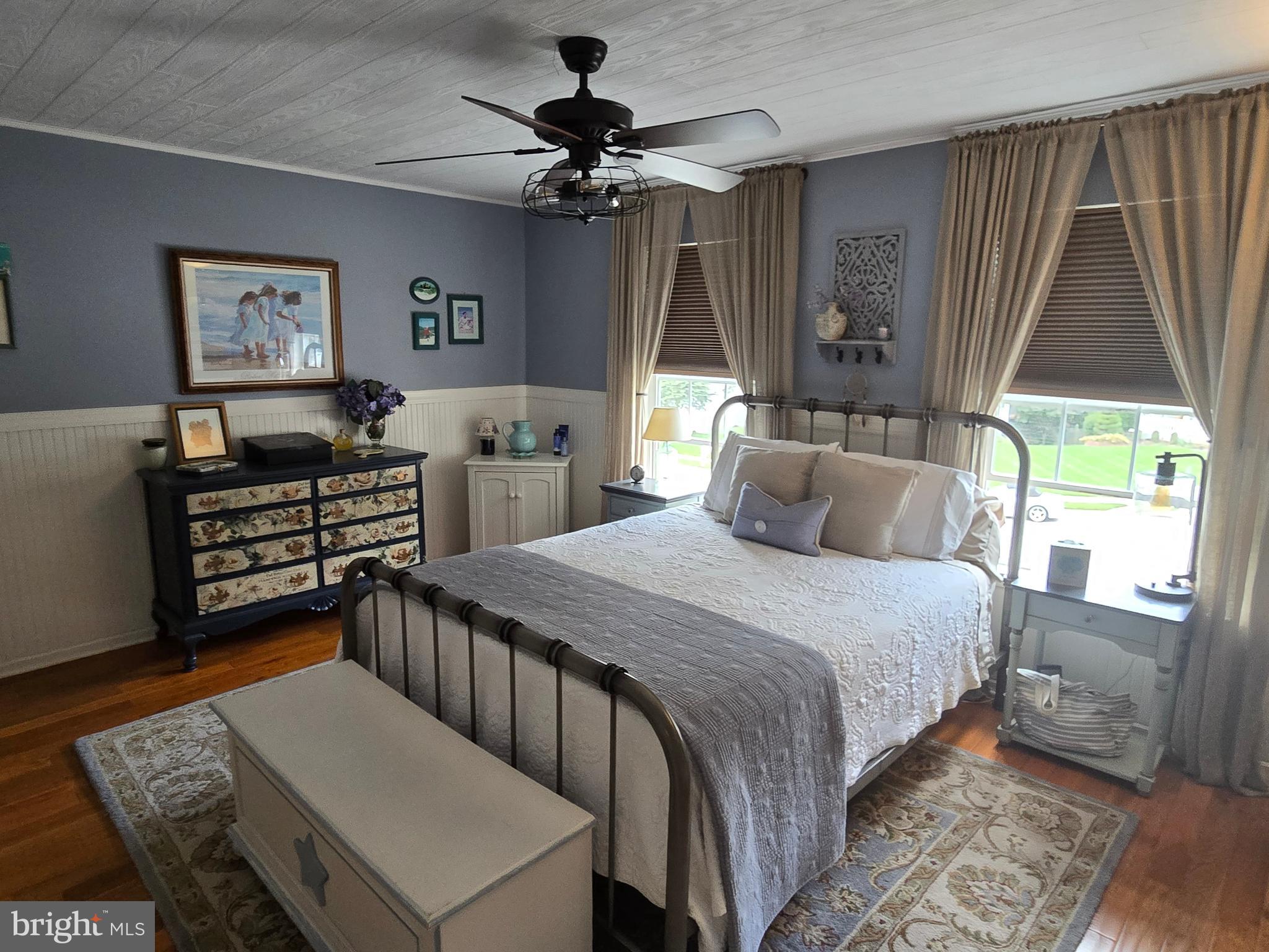 CONSTANT FRIENDSHIP - Residential