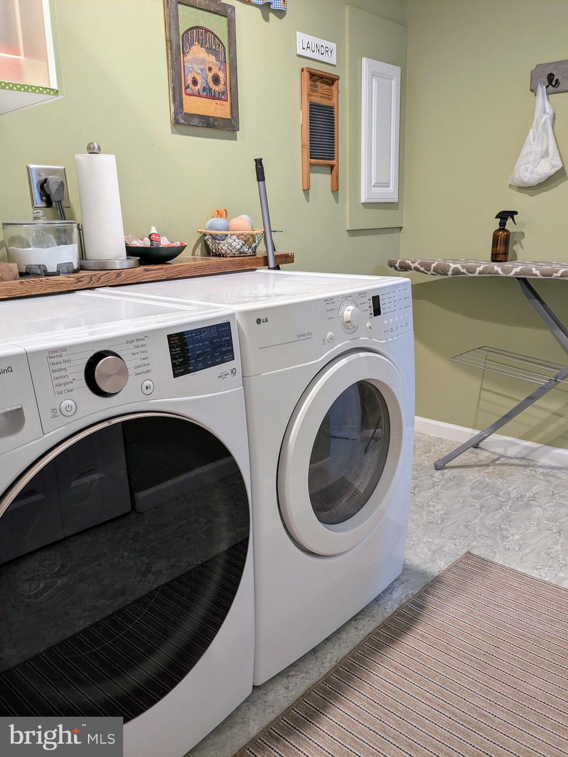 CONSTANT FRIENDSHIP - Residential