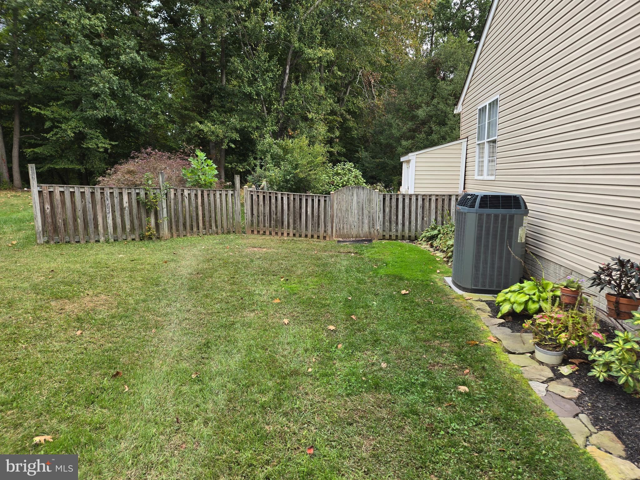 CONSTANT FRIENDSHIP - Residential