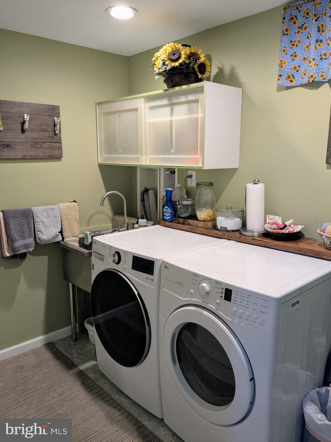 CONSTANT FRIENDSHIP - Residential