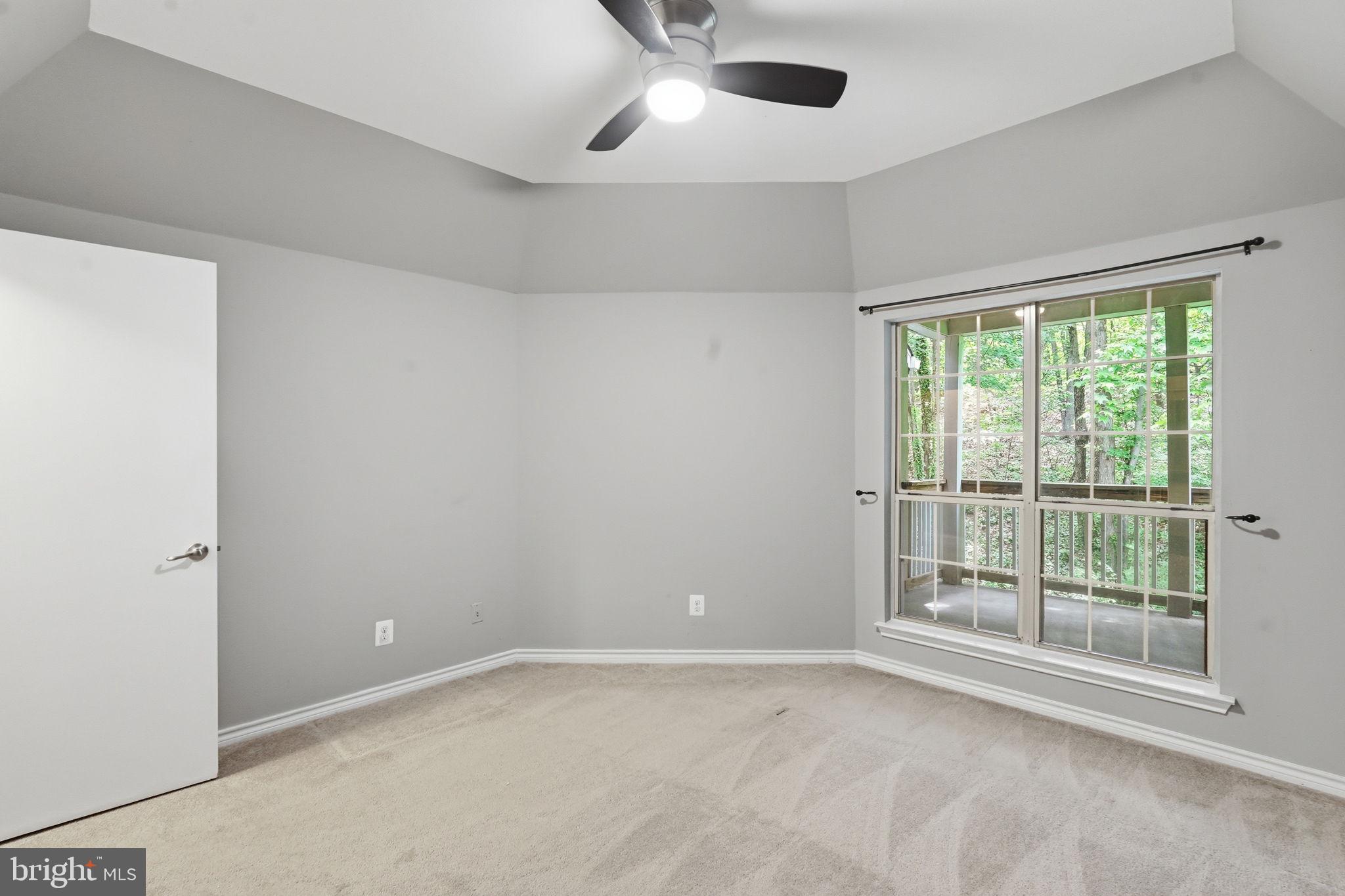 PENDERBROOK SQUARE CONDOMINIUMS - Residential