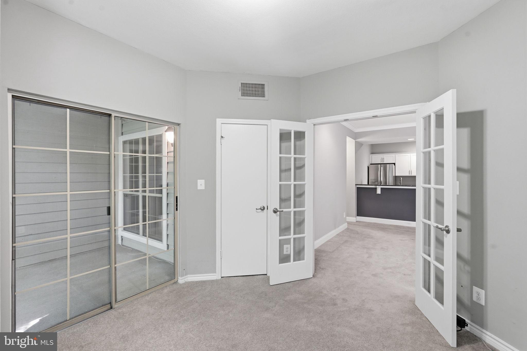 PENDERBROOK SQUARE CONDOMINIUMS - Residential