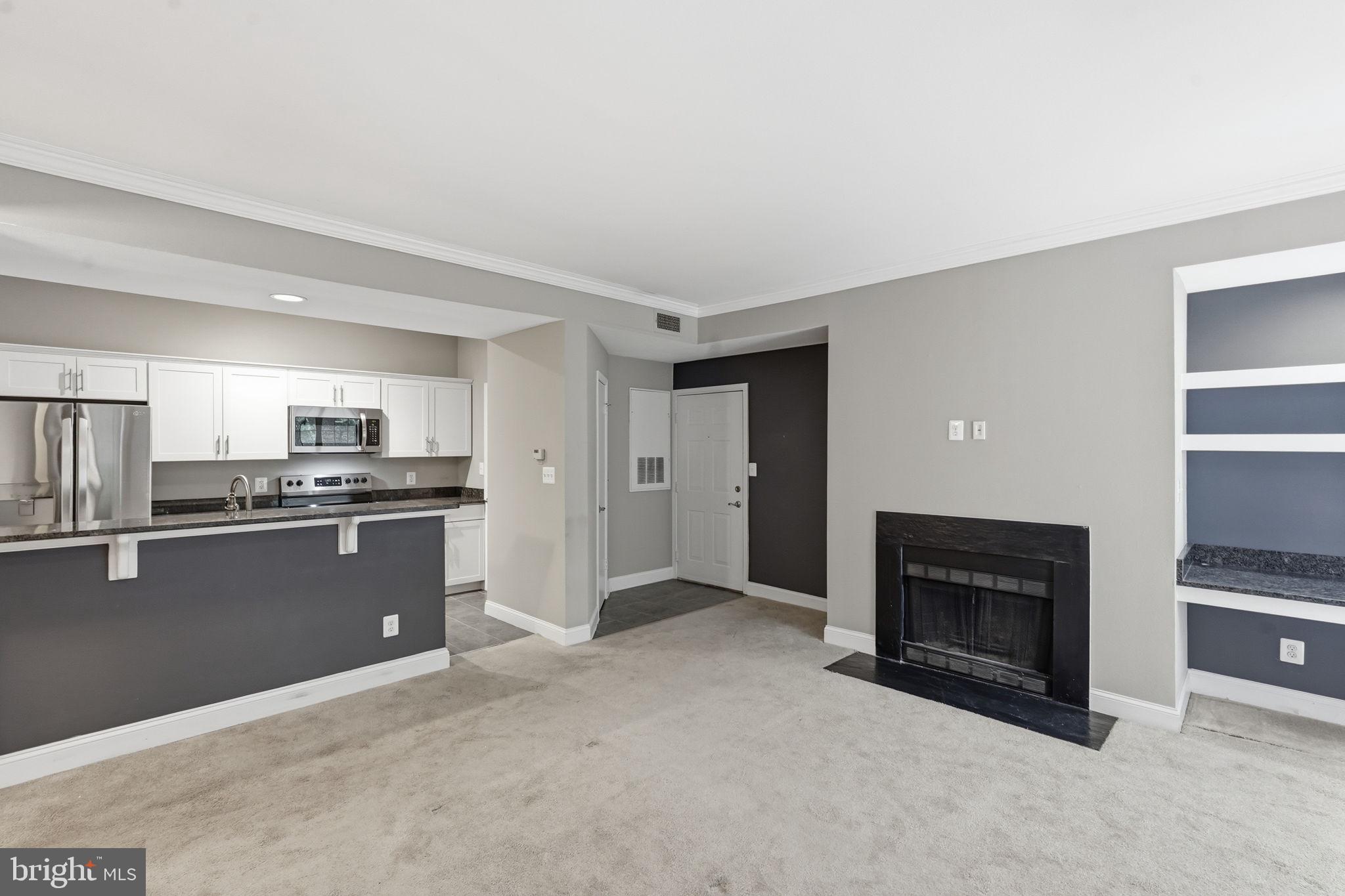 PENDERBROOK SQUARE CONDOMINIUMS - Residential