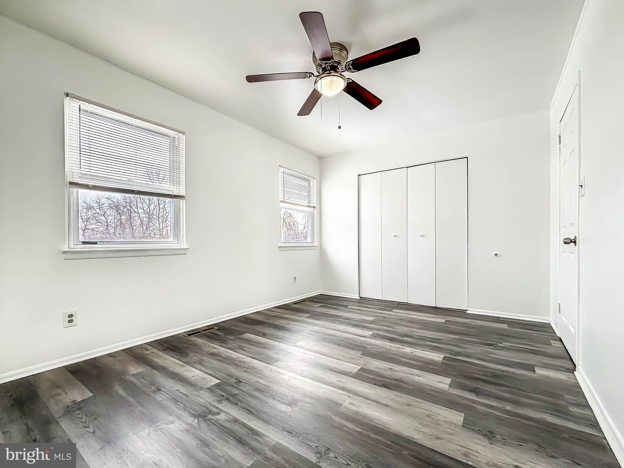 HARFORD SQUARE - Residential