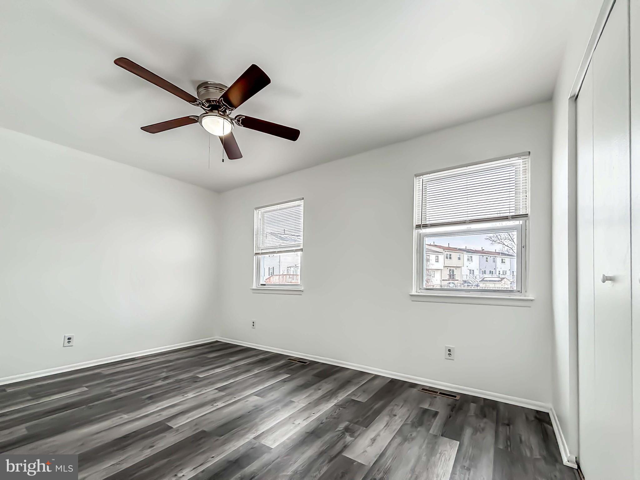 HARFORD SQUARE - Residential