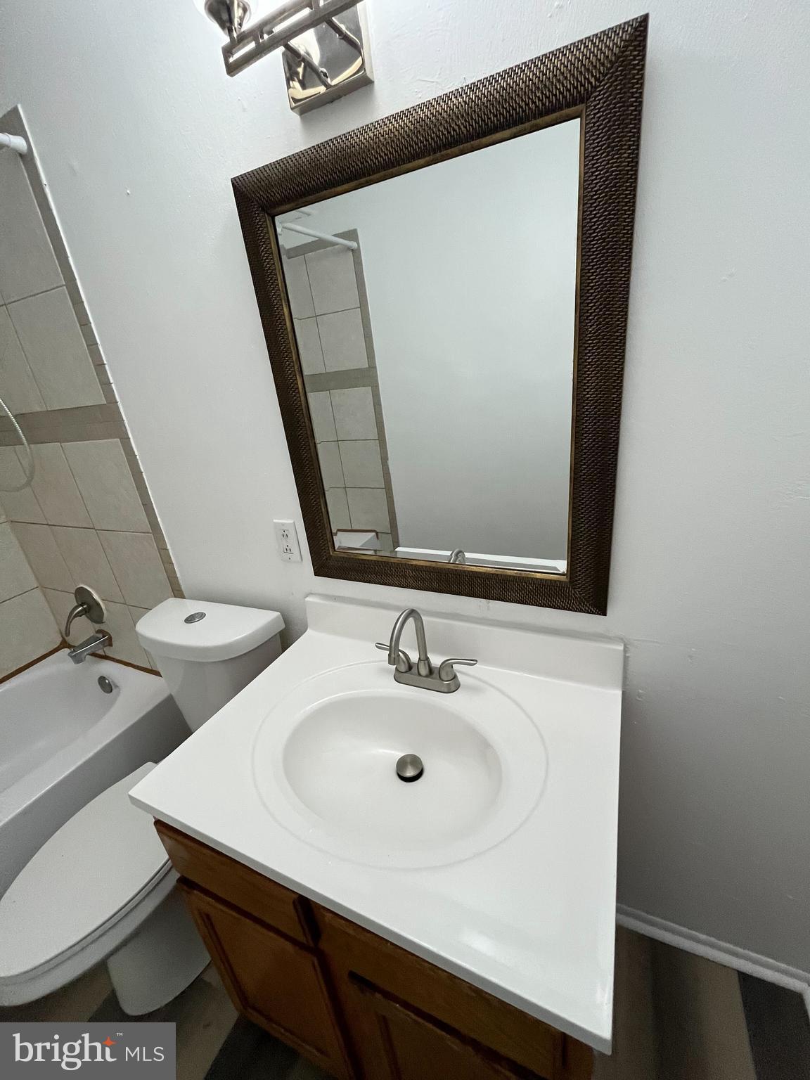 HARFORD SQUARE - Residential