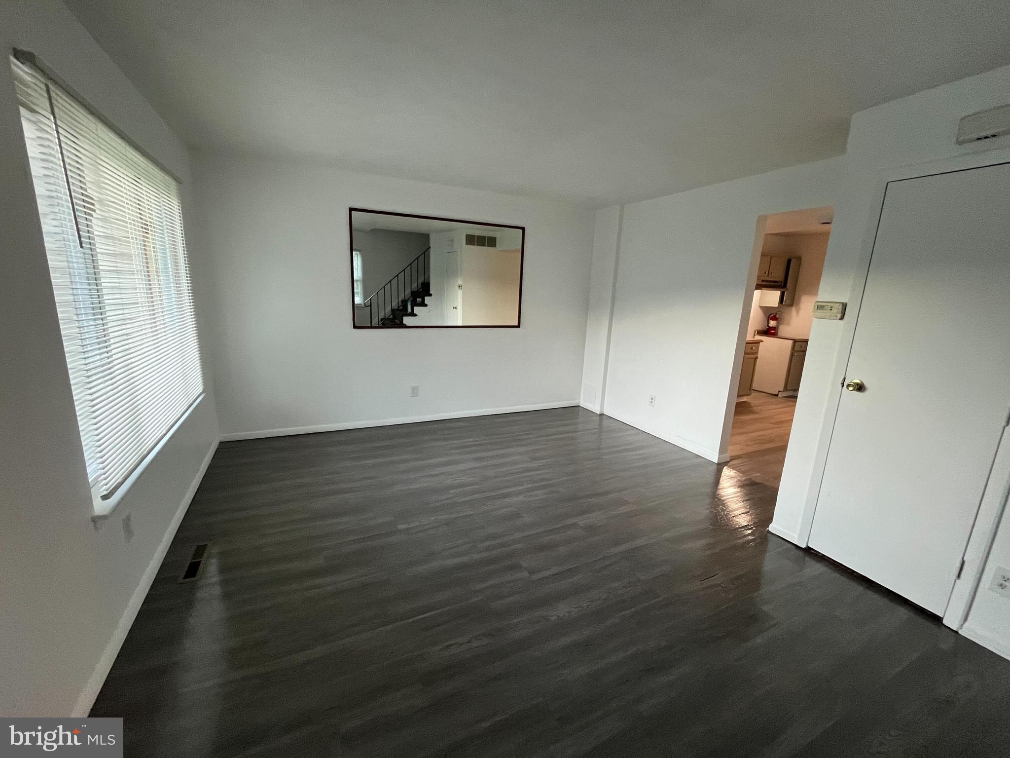 HARFORD SQUARE - Residential