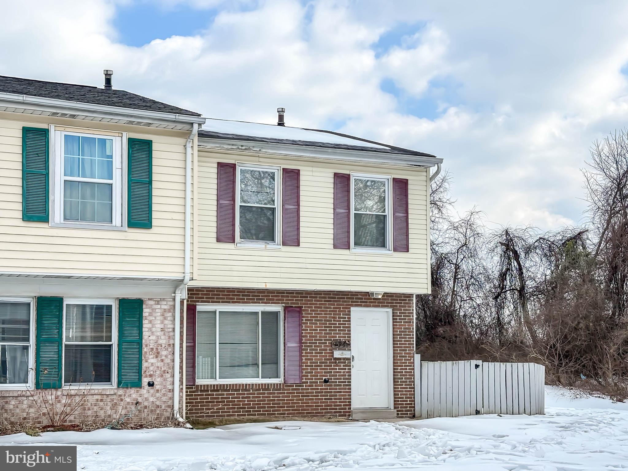 1521 CHARLESTOWN DRIVE