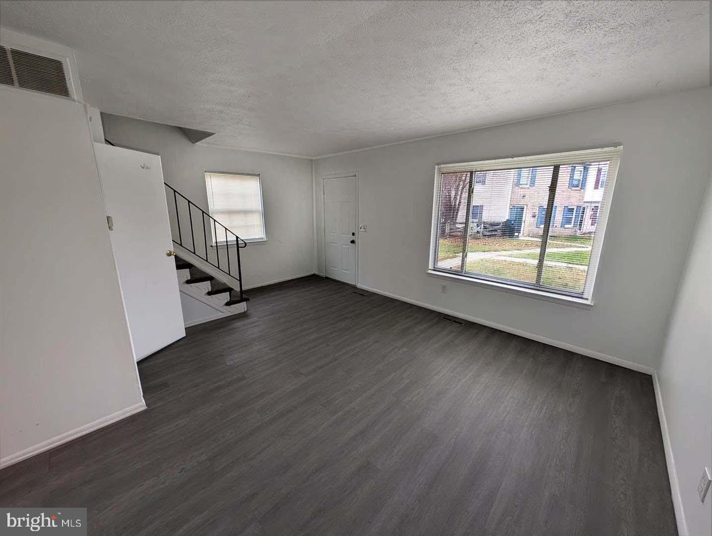 HARFORD SQUARE - Residential