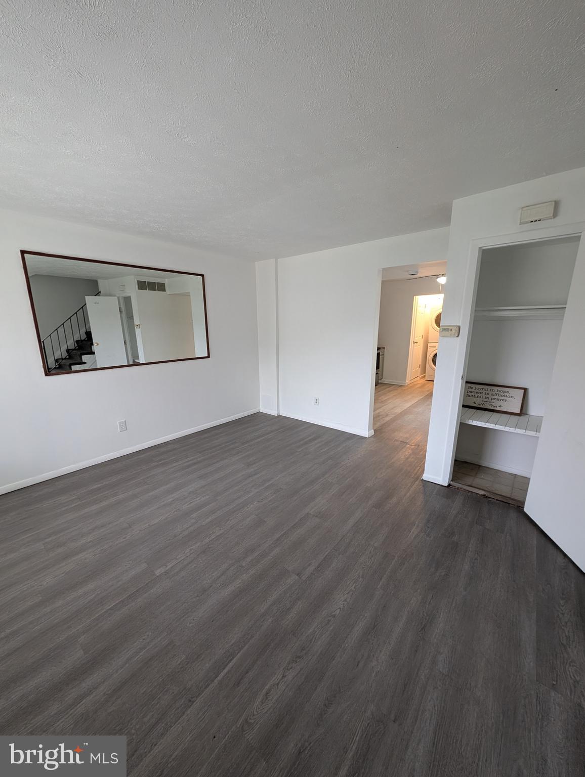 HARFORD SQUARE - Residential