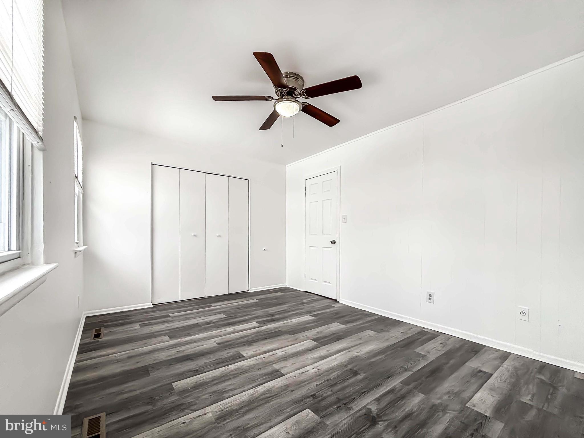 HARFORD SQUARE - Residential