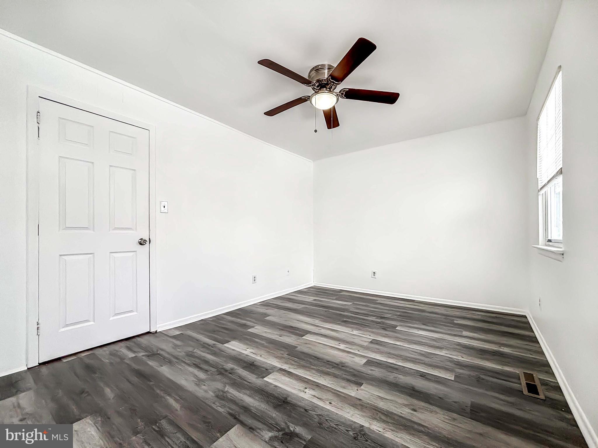 HARFORD SQUARE - Residential