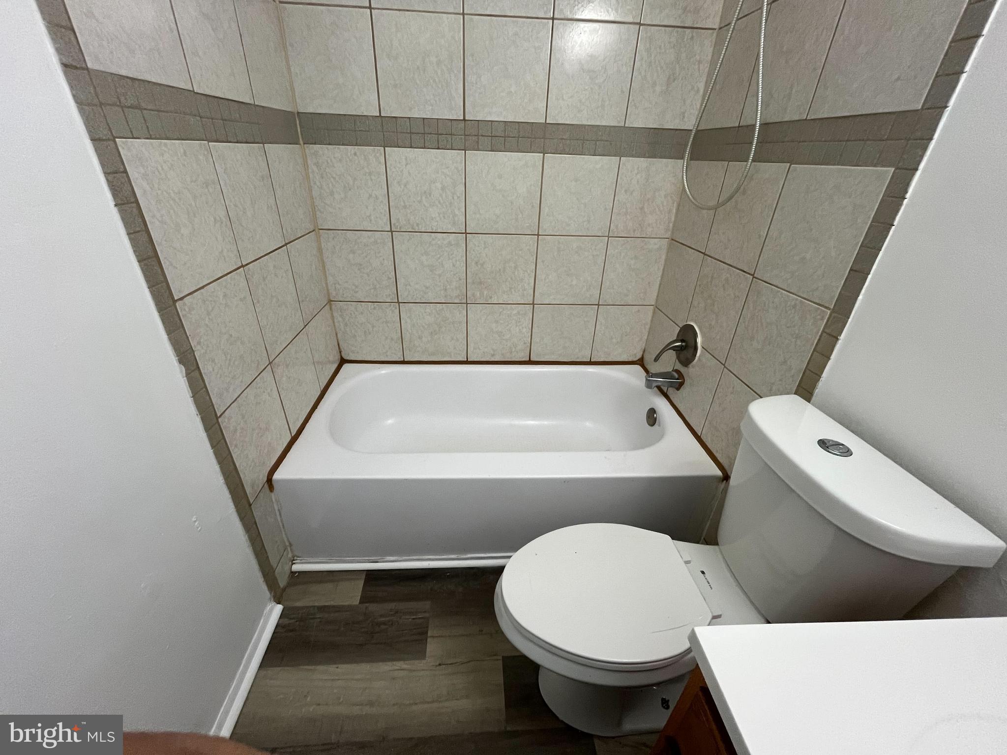 HARFORD SQUARE - Residential