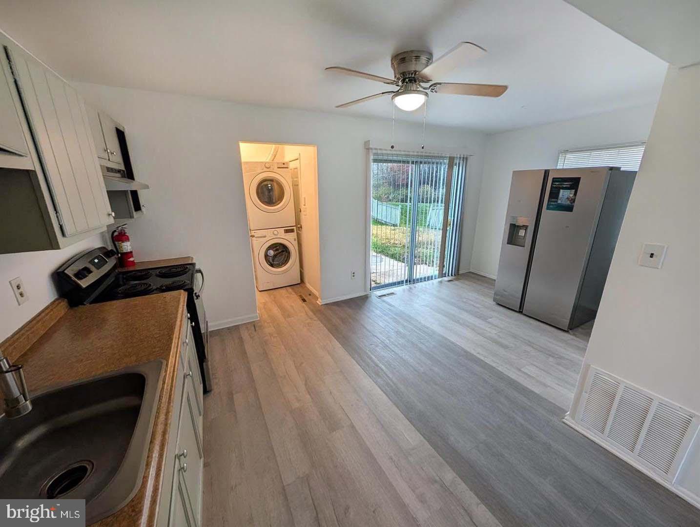 HARFORD SQUARE - Residential