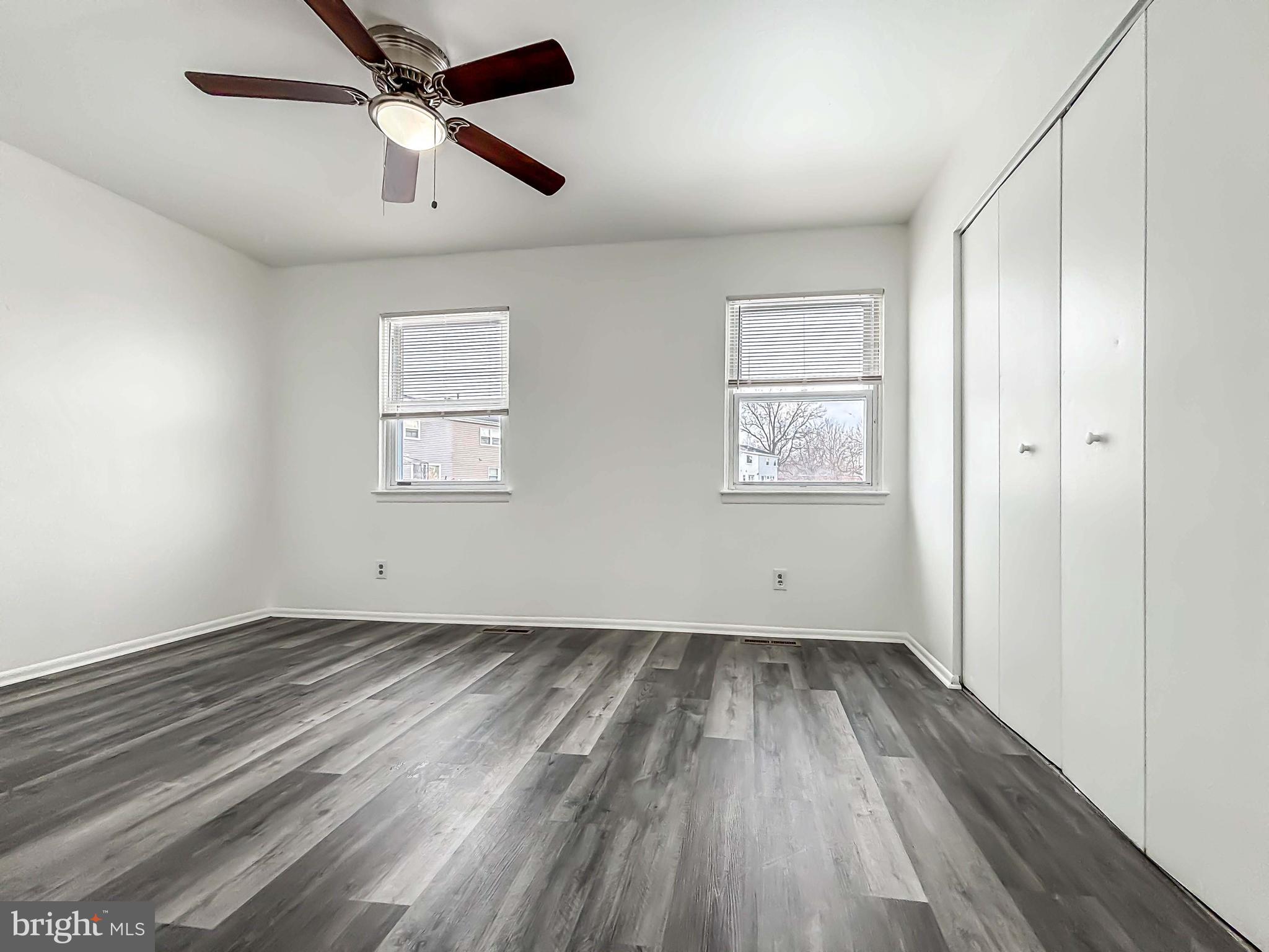 HARFORD SQUARE - Residential