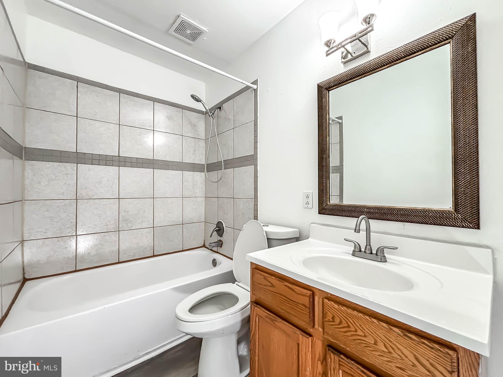 HARFORD SQUARE - Residential