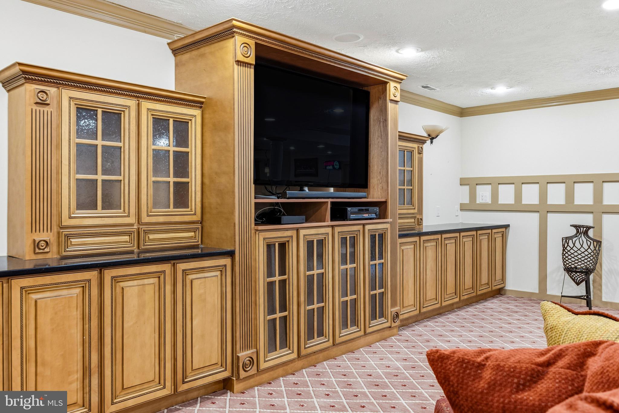 HUNT VALLEY ESTATES - Residential