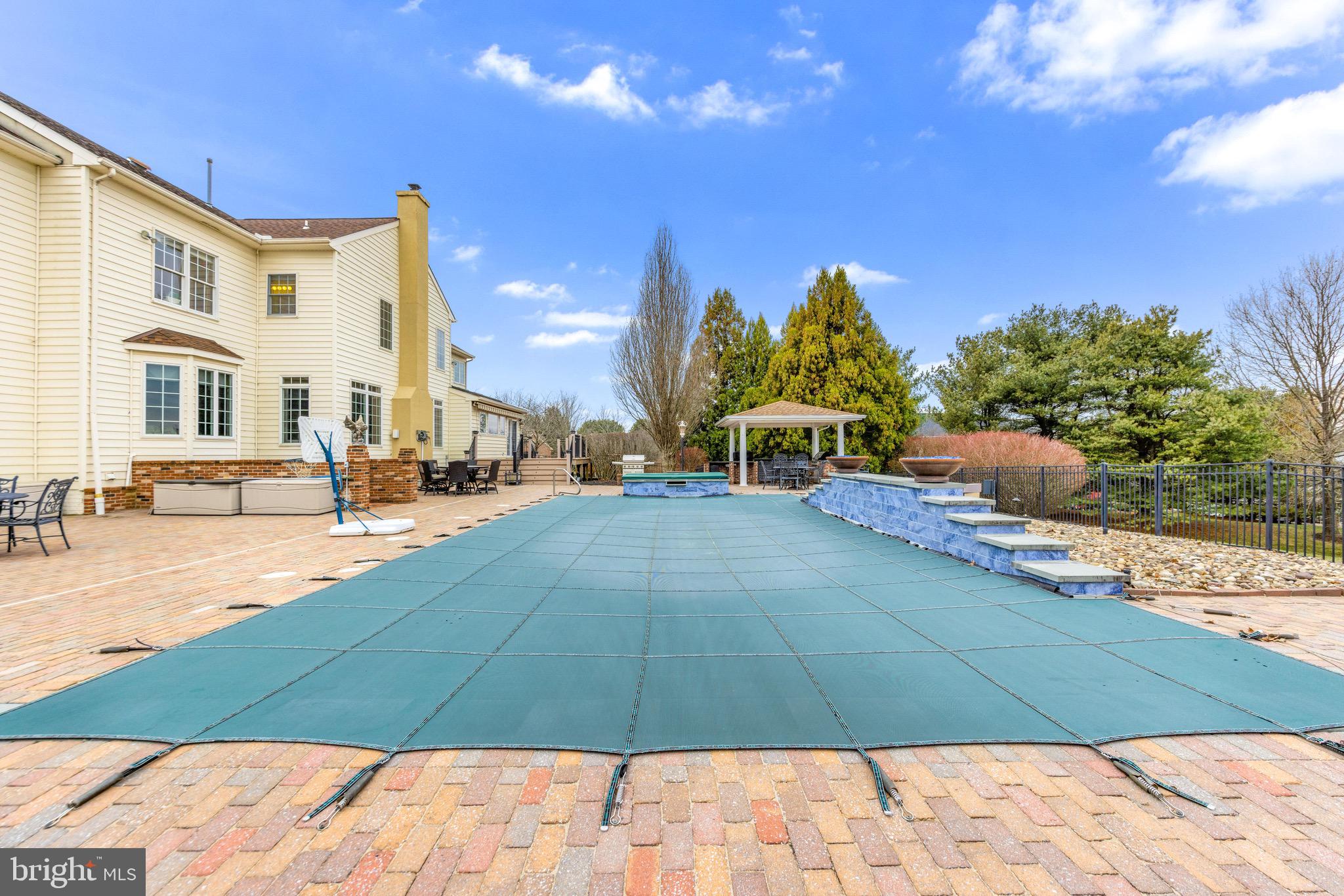 HUNT VALLEY ESTATES - Residential