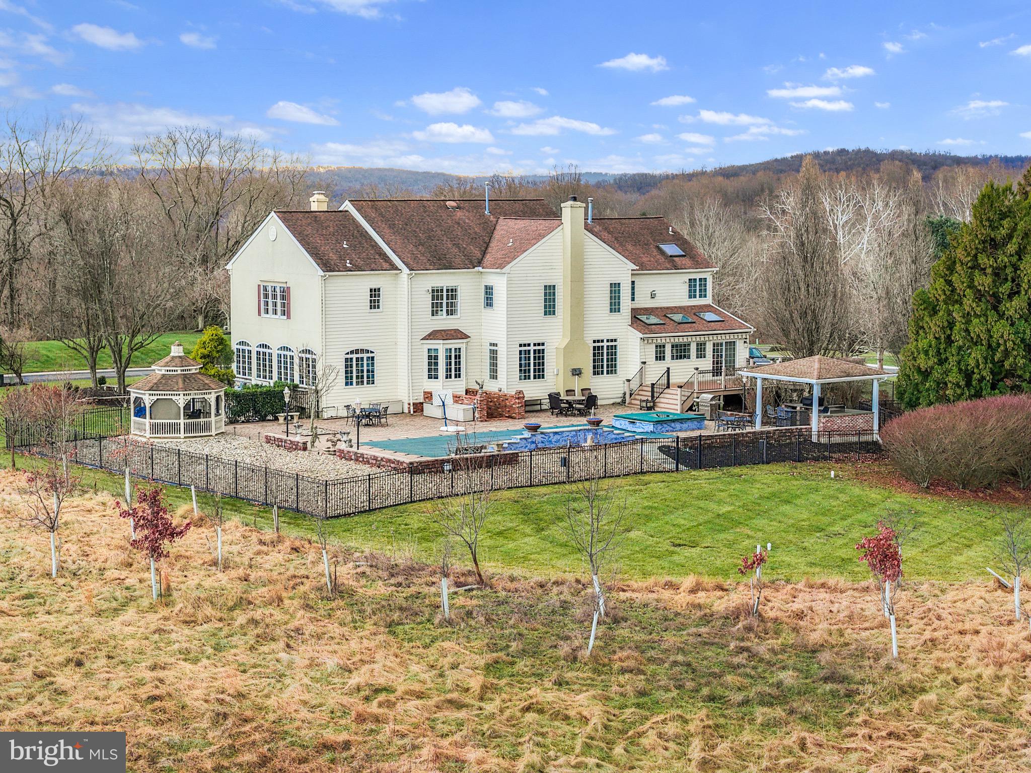 HUNT VALLEY ESTATES - Residential