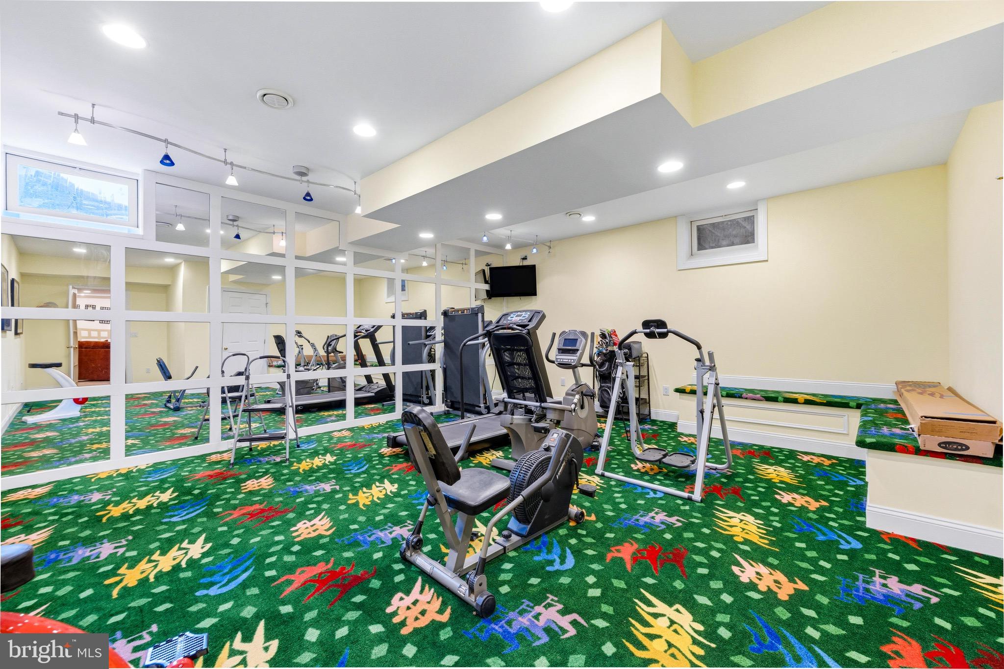 HUNT VALLEY ESTATES - Residential