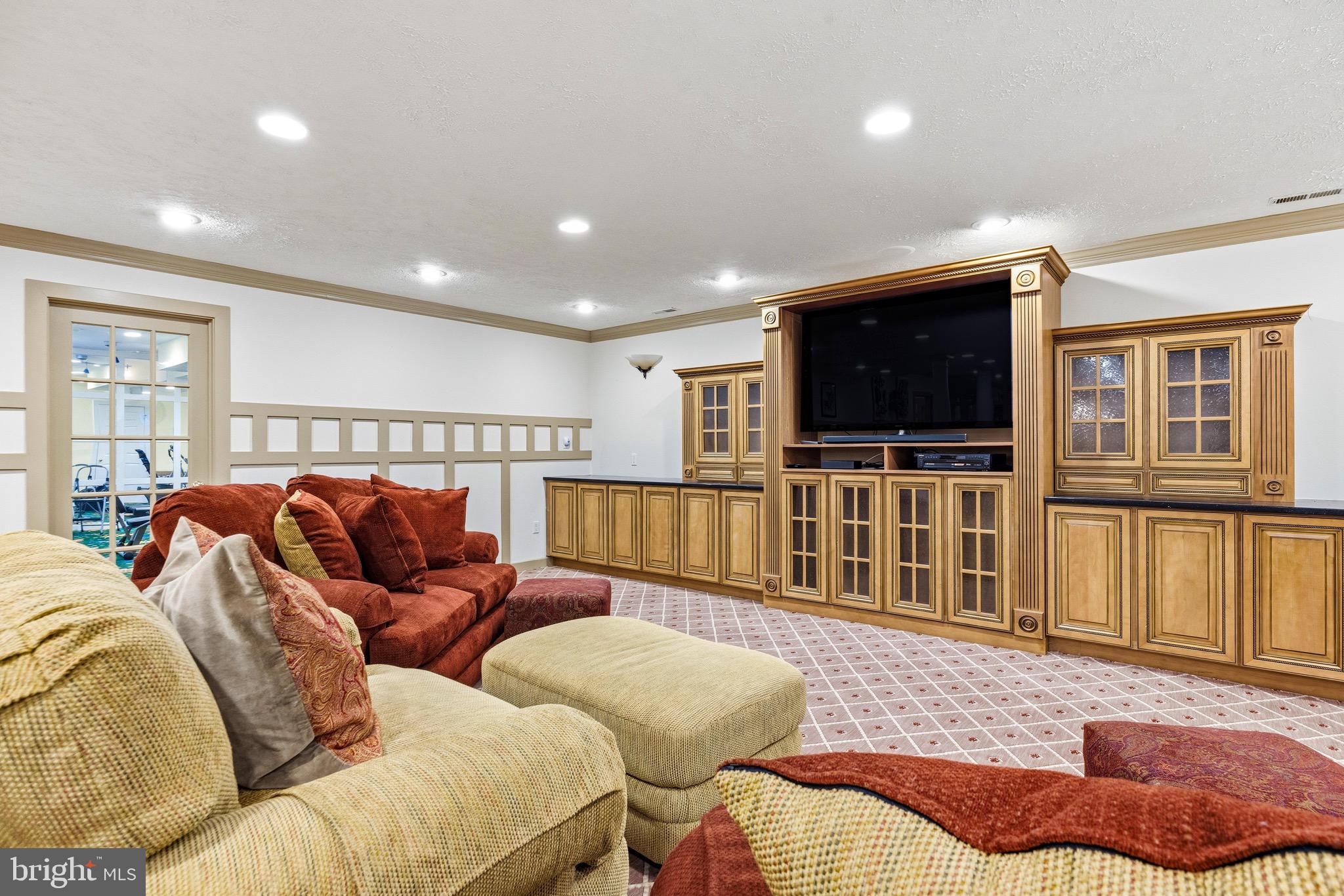 HUNT VALLEY ESTATES - Residential