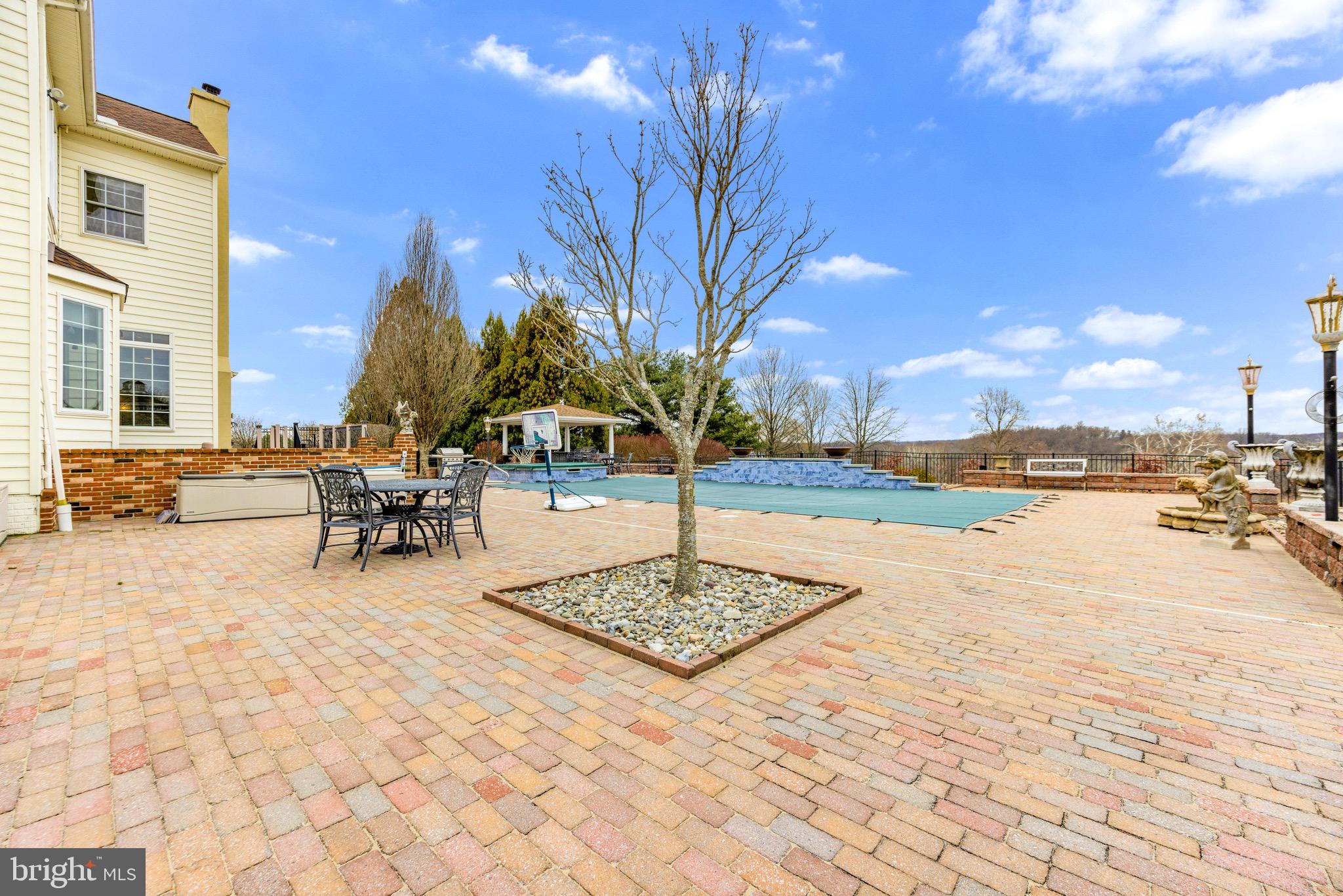 HUNT VALLEY ESTATES - Residential