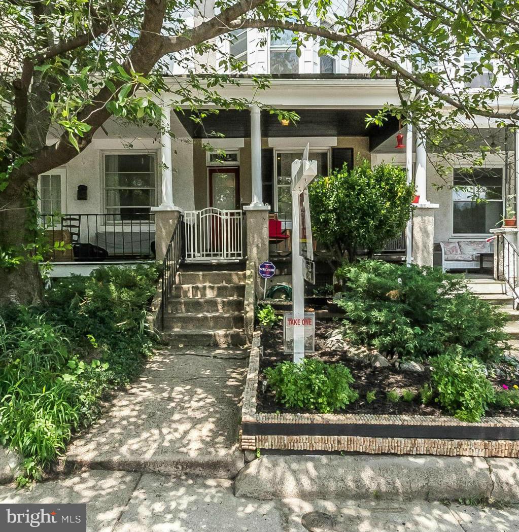 Renovated porchfront a short block from Wyman Park! Wood floors, recessed lighting, exposed brick, superb eat-in kit w/ stainless steel appliances, ceramic tile, silestone counters & mudroom lead to a cute private backyard. 2nd flr has 2 lg skylights, 2 bedroom suites w/2 full baths. Finished lower level could be a 3rd bedroom, has flush and ductless A/C & heat unit.