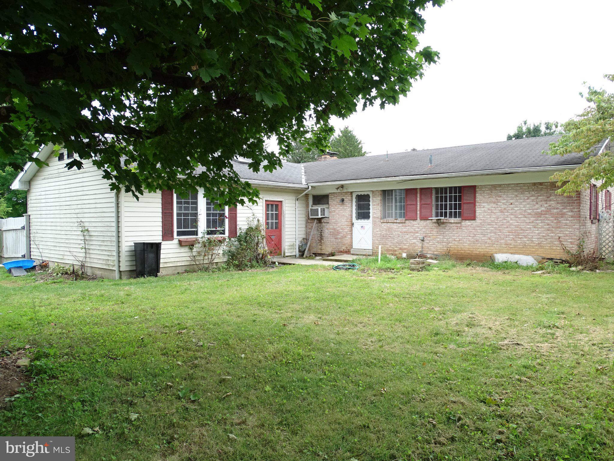 576 GRANT DRIVE