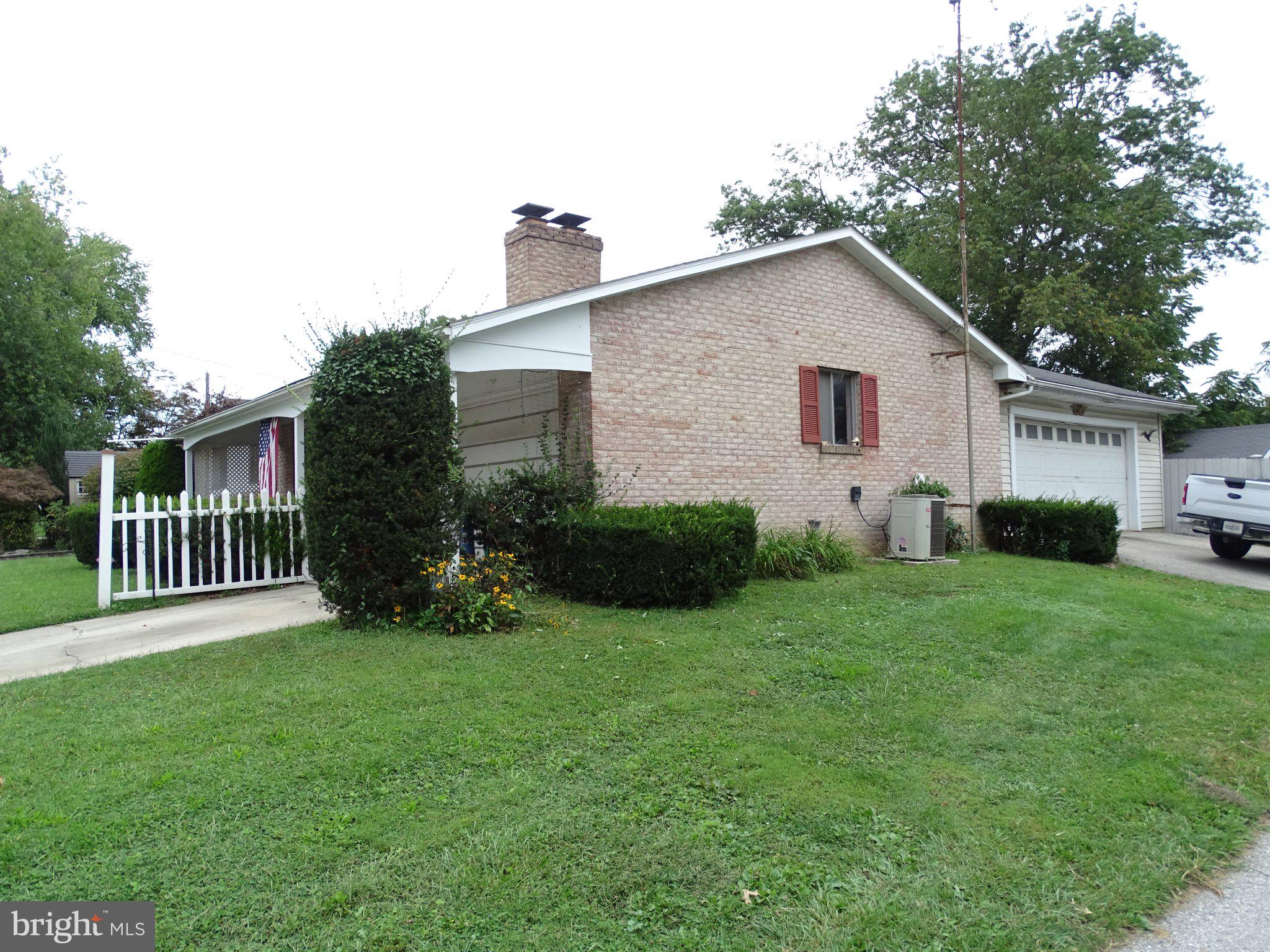 576 GRANT DRIVE