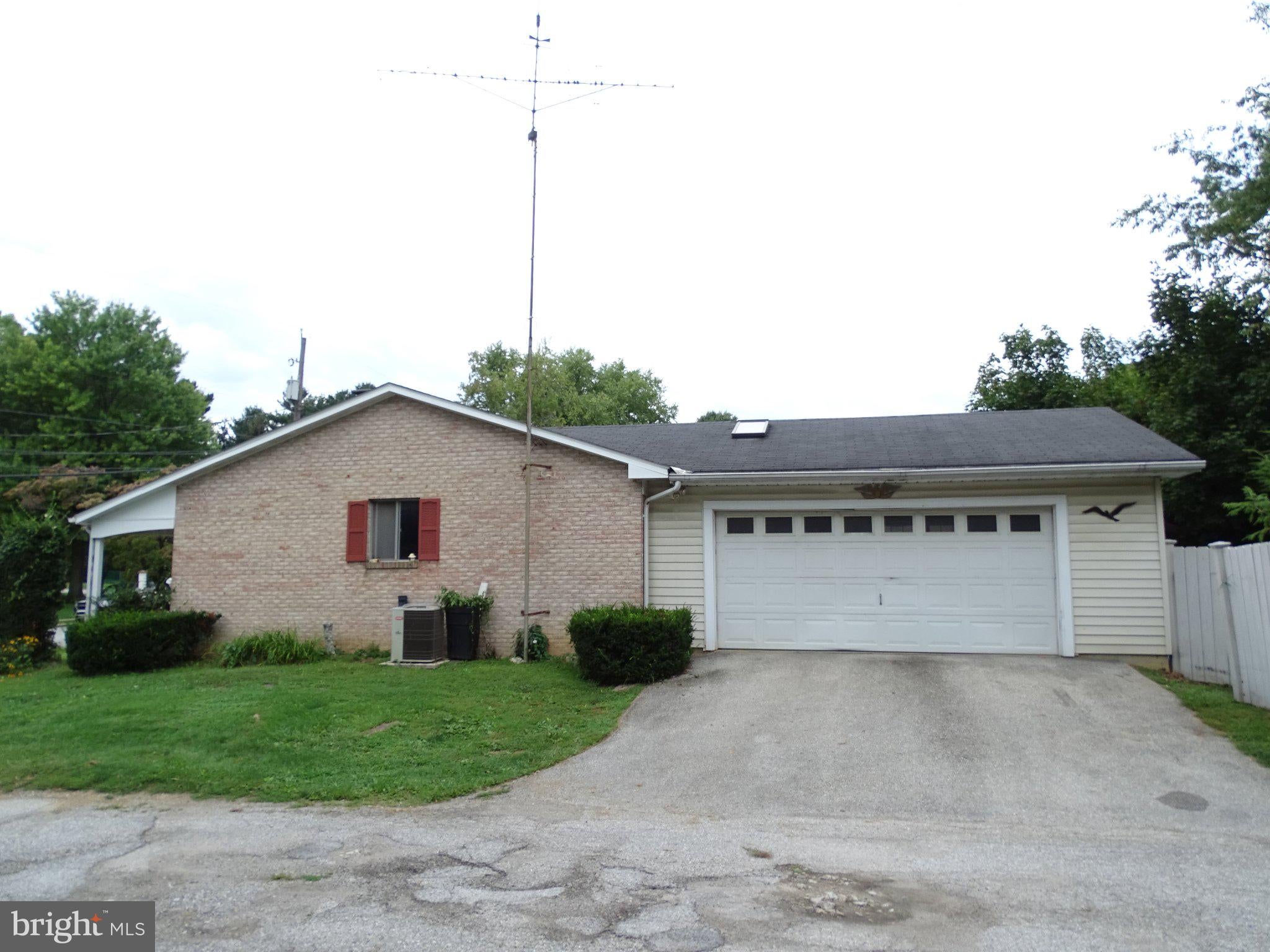 576 GRANT DRIVE