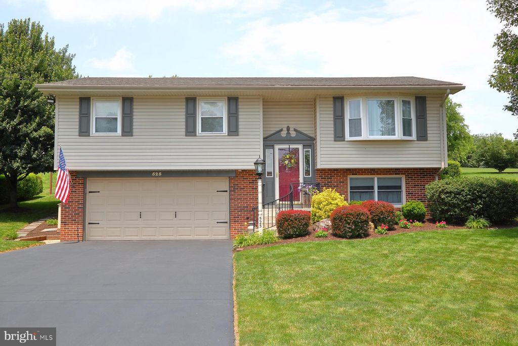 Photo of 525 Terrace Avenue, MOUNT JOY, PA 17552 (MLS # PALA2072254)