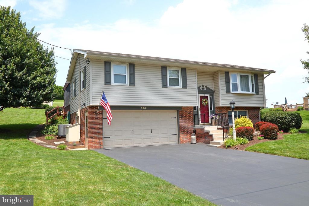 Photo of 525 Terrace Avenue, MOUNT JOY, PA 17552 (MLS # PALA2072254)